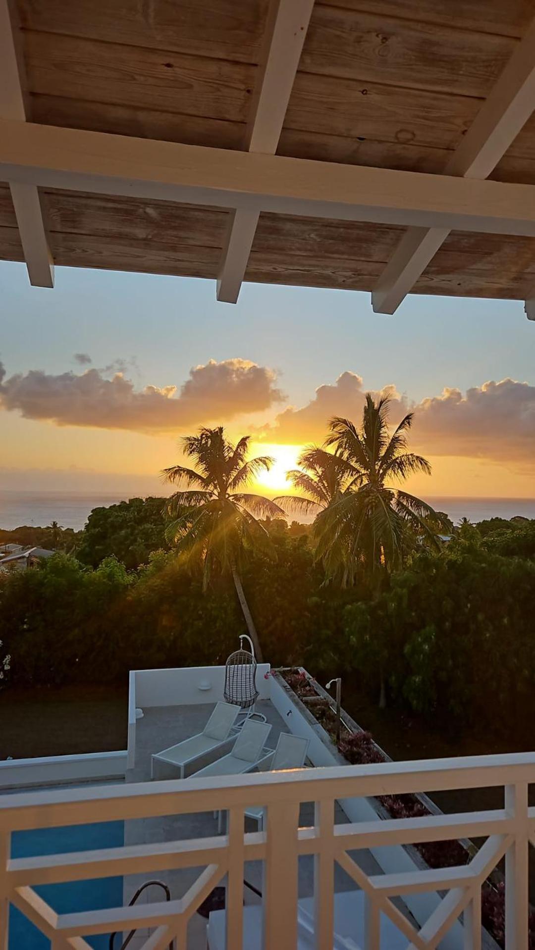 Purple Haze - Infinity Pool Holiday Home Minutes From The Island'S Best Beaches 세인트 제임스 외부 사진
